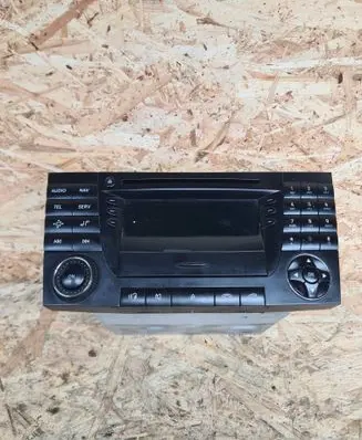 Mercedes-Benz E W211 Radio/CD/DVD/GPS head unit A2118201079