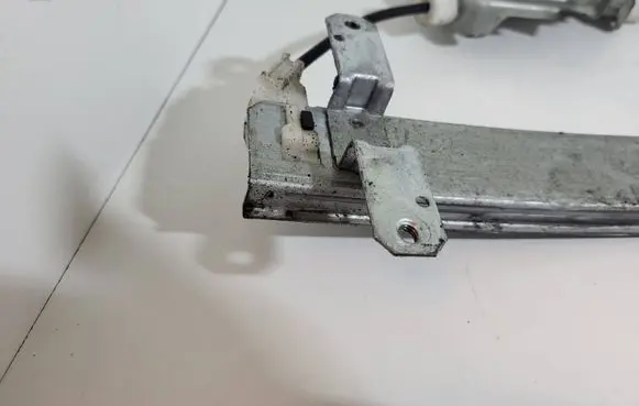 Nissan Almera Rear door window regulator with motor