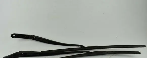 Toyota Land Cruiser (J150) Front wiper blade arm
