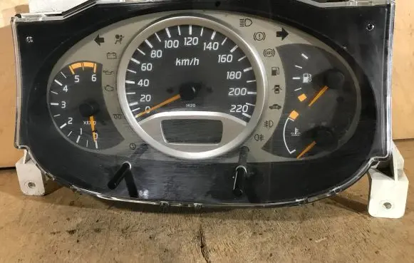 Nissan Almera Tino Speedometer (instrument cluster) BU010