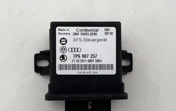Volkswagen Touareg II Light module LCM 7P6907357