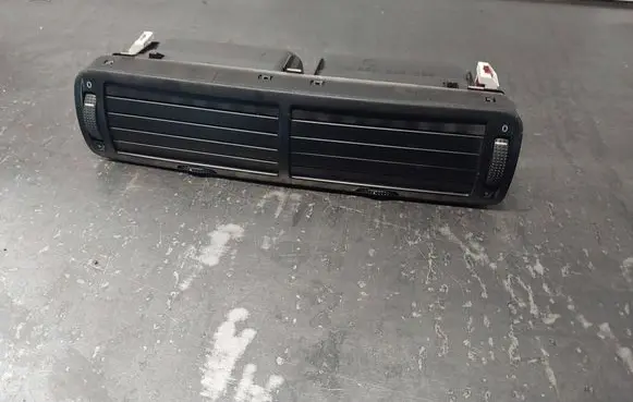 Volkswagen PASSAT B5 Dash center air vent grill 3B0819728D