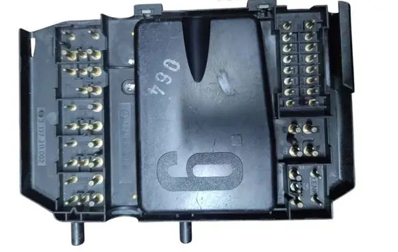 Mercedes-Benz E W124 Central body control module 1248200026