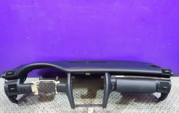 Audi A8 S8 D2 4D Dashboard