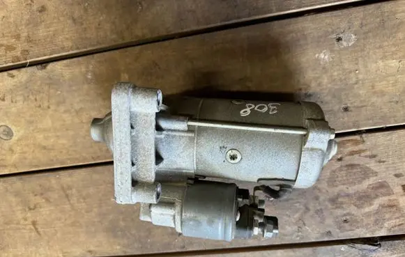 Peugeot 308 Starter motor 9832577880