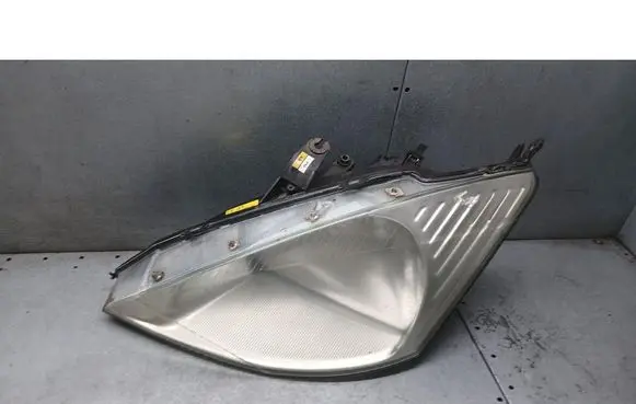 Ford Focus Front reflector 