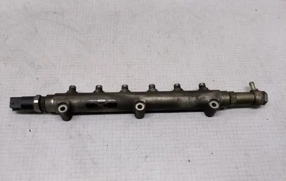 Volvo V70 Fuel main line pipe 0445215010 8658252