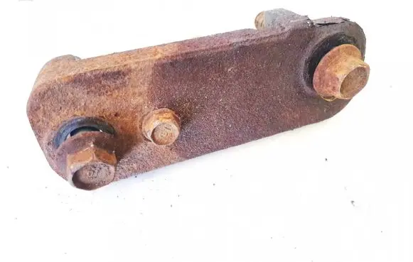 Honda CR-V Engine mounting bracket