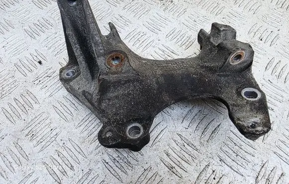 Nissan Qashqai Generator/alternator bracket 117108063R