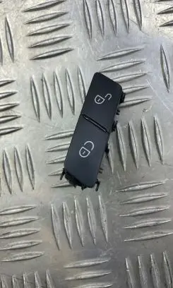 Mercedes-Benz E W212 Central locking switch button A2048706310