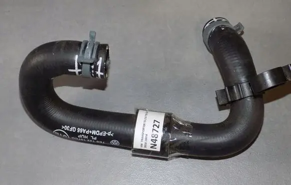 Volkswagen Transporter - Caravelle T6 Engine coolant pipe/hose 7E0122157CD