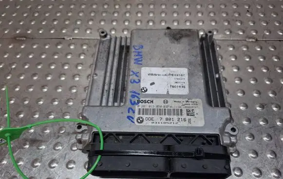 BMW X3 E83 Engine control unit/module S27705966 7801216 0281013050