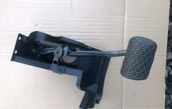 Mercedes-Benz C W203 Brake pedal A2036890108