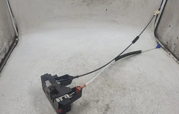 Opel Zafira A Rear door lock 24414134