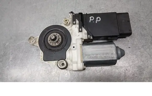 Seat Toledo II (1M) Front door window regulator motor 9776-101434-203