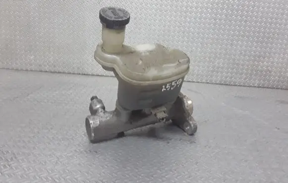 Master brake cylinder