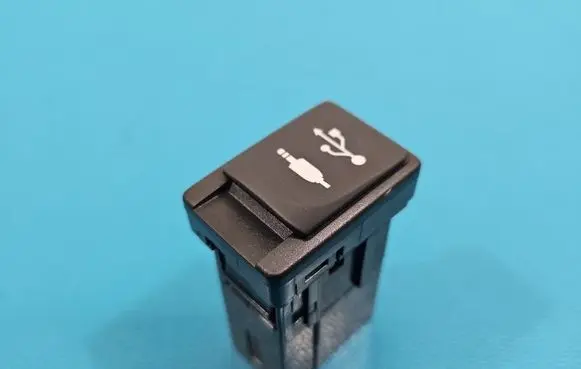 Toyota Corolla E160 E170 USB socket connector 861900D030 IMPRK1566458