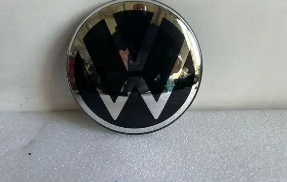 Volkswagen Polo VI Manufacturer badge logo/emblem 2GM853601E