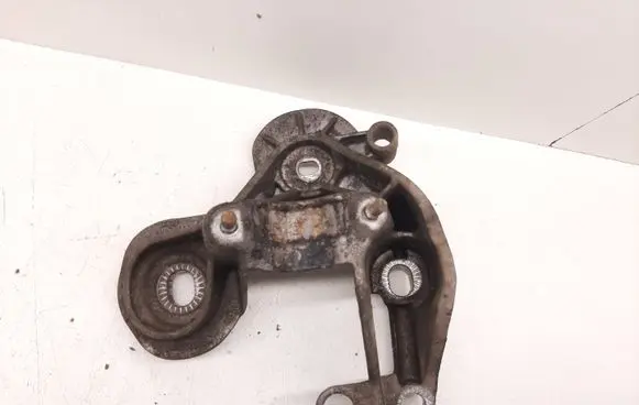 Audi A4 S4 B7 8E 8H Engine mounting bracket 8E0199351Q