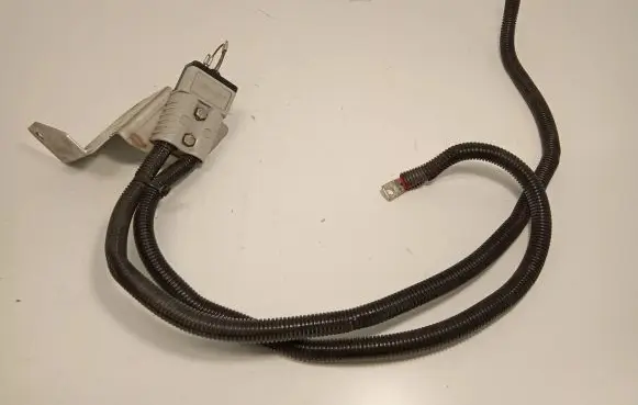 Iveco Daily 6th gen Positive cable (battery)