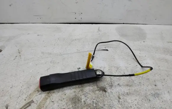 Chevrolet Captiva Front seatbelt buckle