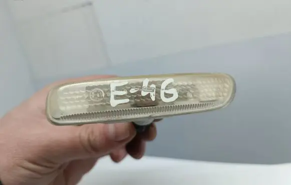 BMW 3 E46 Front fender indicator light 63132228592 2228592