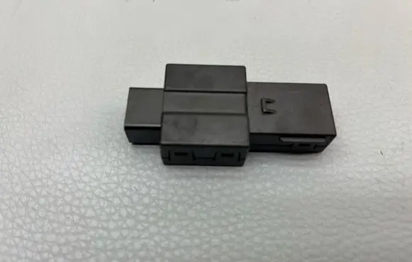 Volkswagen Tiguan USB socket connector 5U0035726