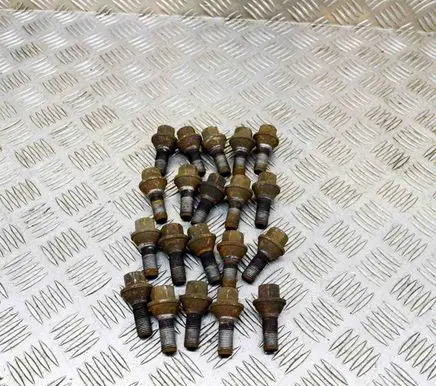 Opel Vivaro Nuts/bolts 