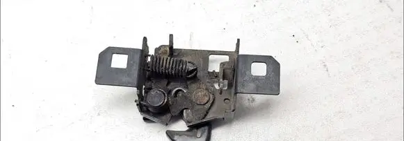 Engine bonnet/hood lock/catch