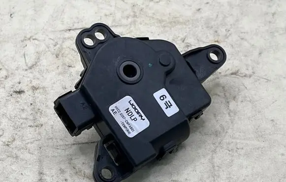 Hyundai Kona I Central locking switch button T1772 D267CWFAB01