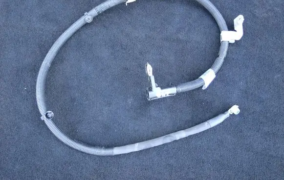 Positive cable (battery)
