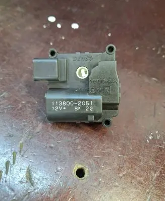 Toyota Corolla Verso AR10 Air flap motor/actuator 1138002051