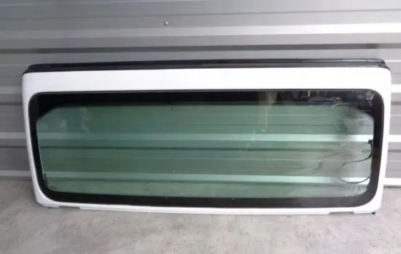 Jeep Wrangler Front windscreen/windshield window 