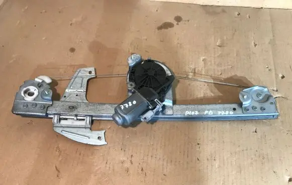 Peugeot 107 Front door window regulator with motor 698100H020 118670