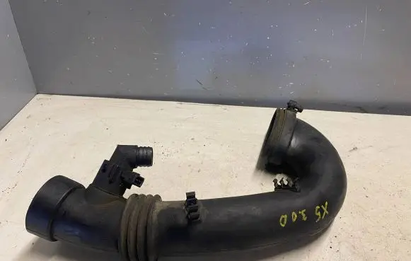 BMW 5 E39 Engine coolant pipe/hose 7786882 10866710