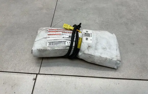 Nissan X-Trail T32 Seat airbag 
