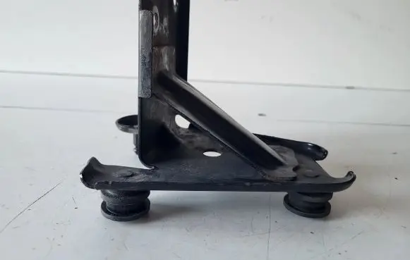 Skoda Octavia Mk3 (5E) ABS pump bracket 5Q2614235E