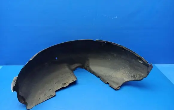 Rear arch fender liner splash guards