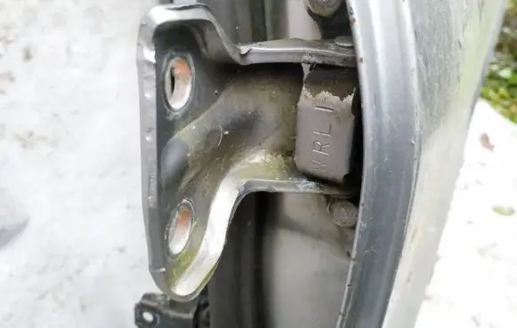 Mitsubishi Galant Rear door lower hinge