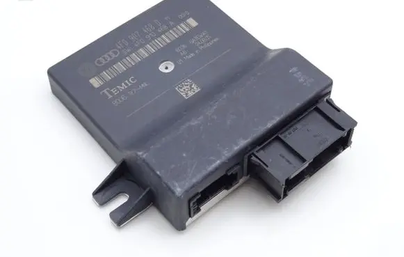 Audi A6 S6 C6 4F Gateway control module 4F0907468D