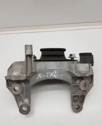 Nissan X-Trail T32 Engine mount bracket 4BB0A 11220
