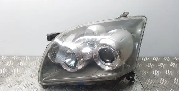 Toyota Avensis T250 Headlight/headlamp 35109