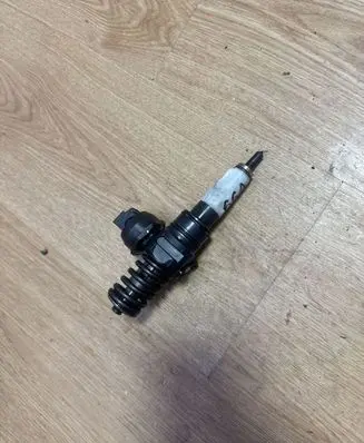 Audi A4 S4 B6 8E 8H Fuel injector 038130073A 038130073 0414720214
