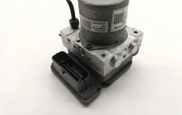 Hyundai i30 ABS Pump 58900G4900 6158943100