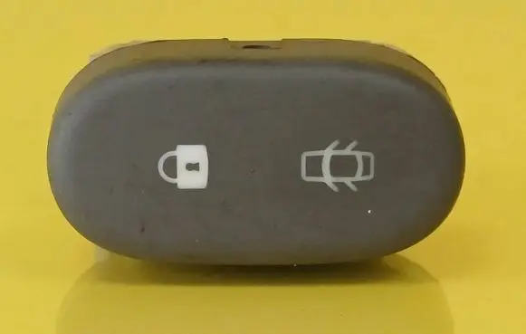 Renault Clio II Central locking switch button 038167A