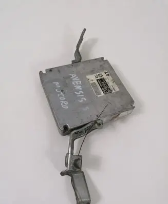 Toyota Avensis T250 Engine control unit/module 1758005031 8966105420