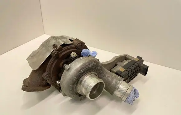 Audi A8 S8 D3 4E Turbo LHB003331 7653120002