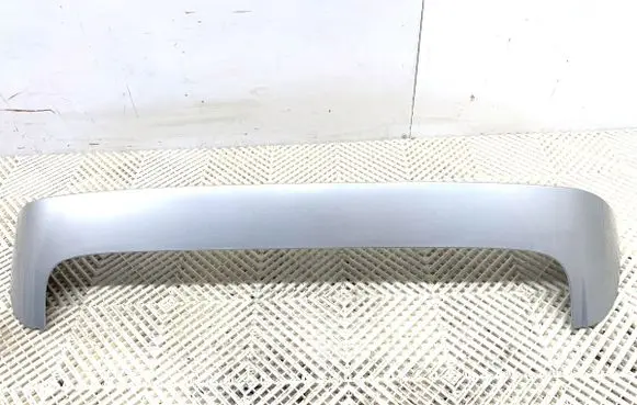 Tailgate/trunk spoiler