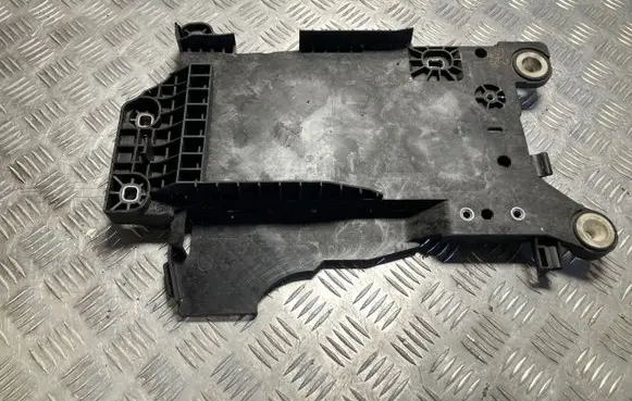 BMW 1 F40 Battery box tray 9387574