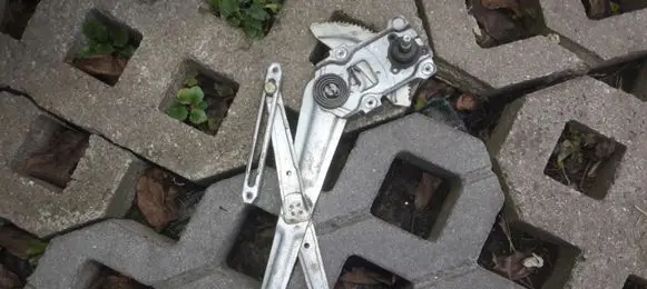 Toyota Starlet (P40 - P50) I Front door manual window regulator 